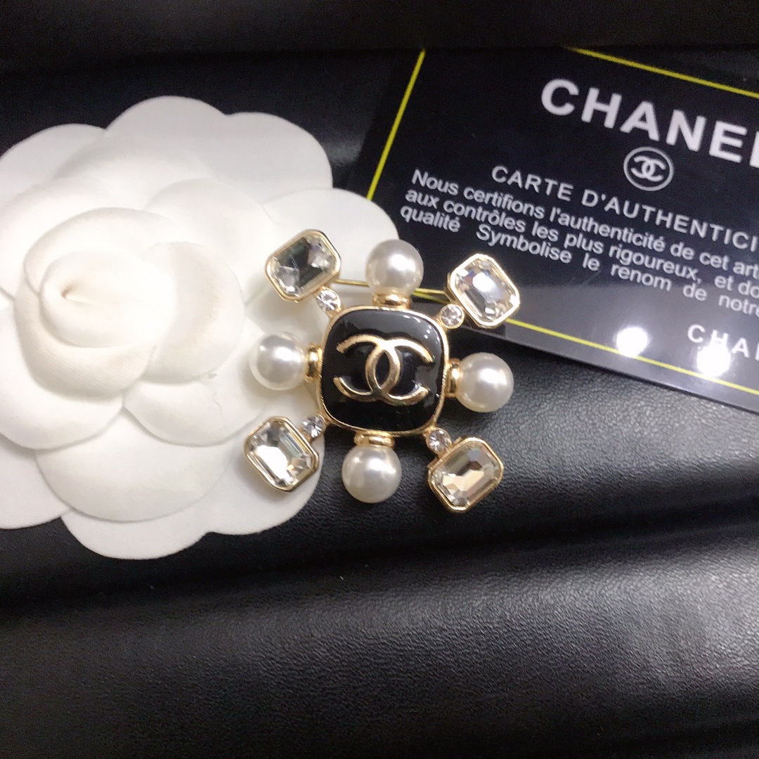 Chanel brooch 1117045