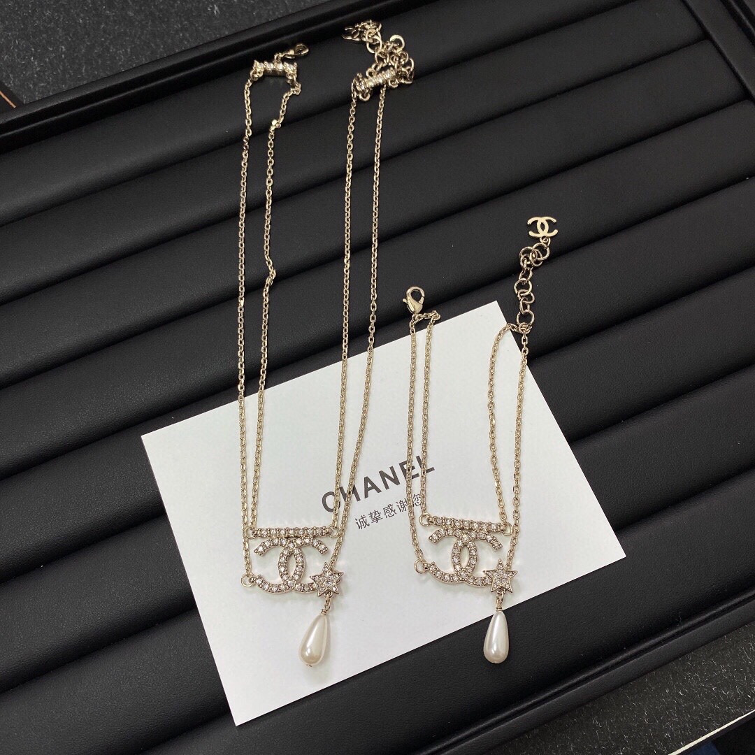 Chanel necklace/bracelet 111695