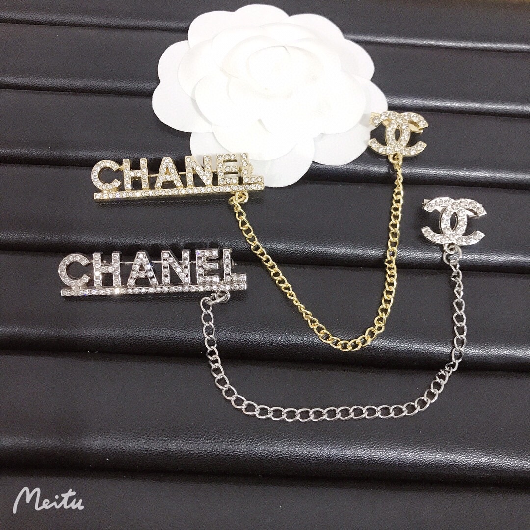 Chanel alphabet brooch 111693