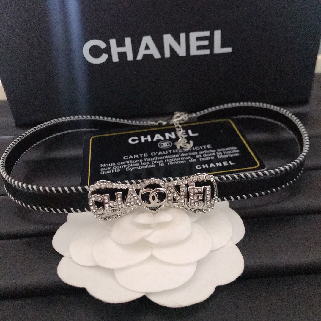 Chanel leather choker necklace 111692