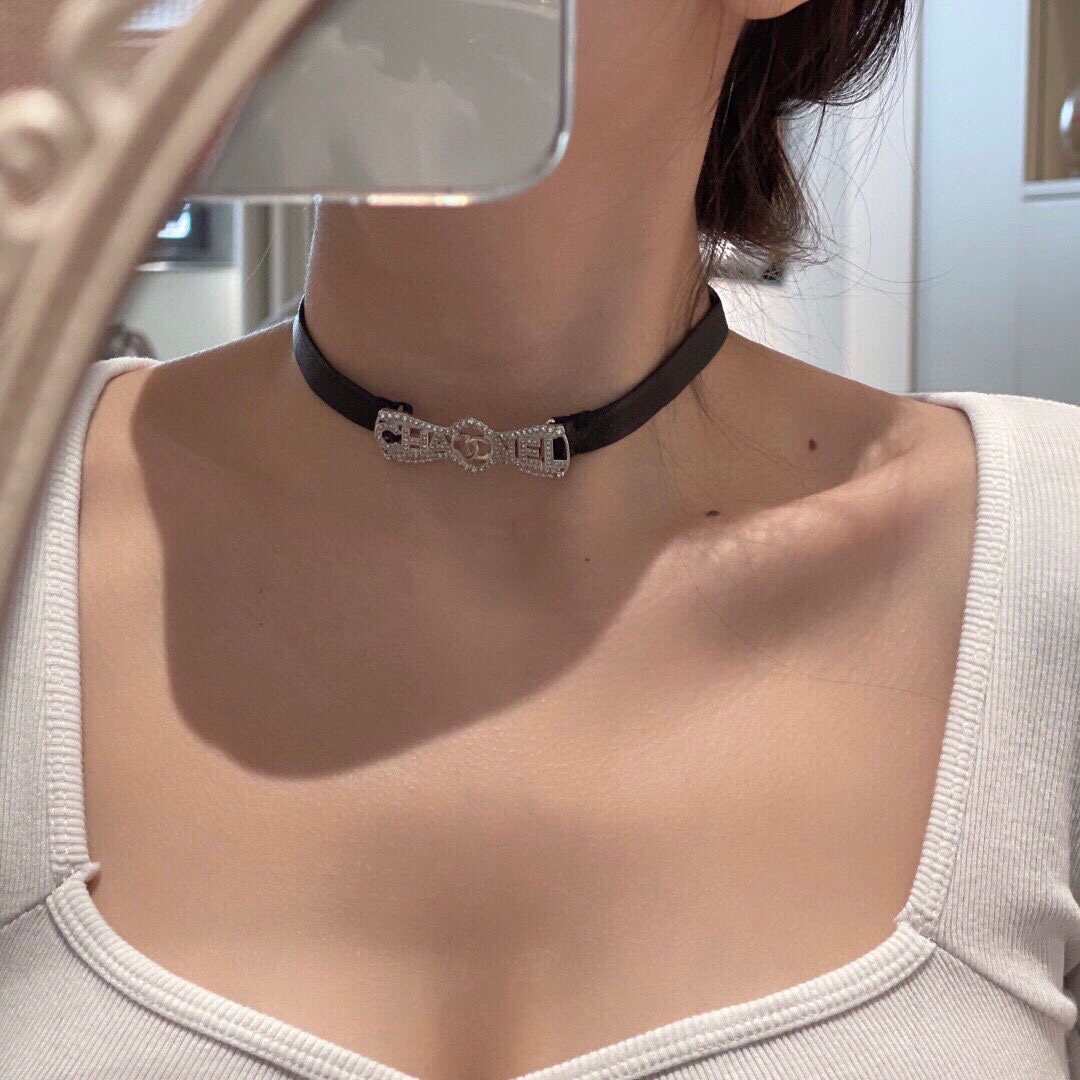 Chanel leather choker necklace 111692