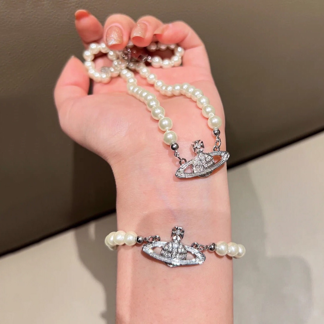 Vivienne Westwood bracelet/necklace 111690