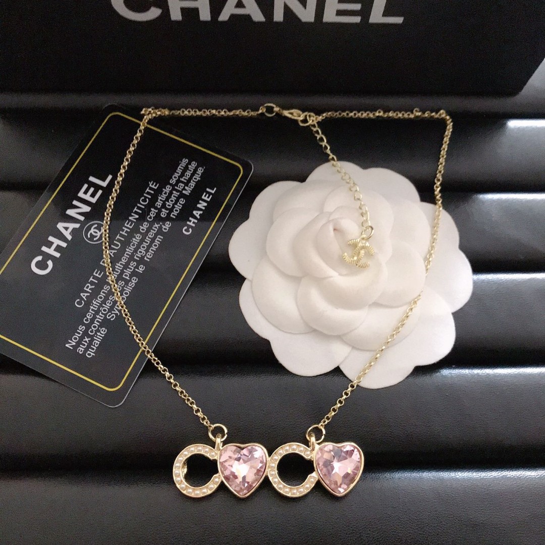 Chanel pink heart necklace 111687