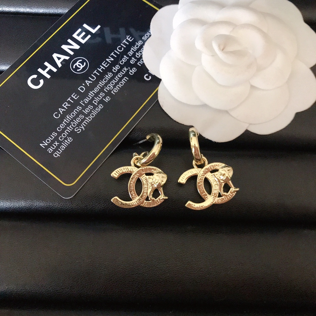 Chanel lion earrings cc 111685