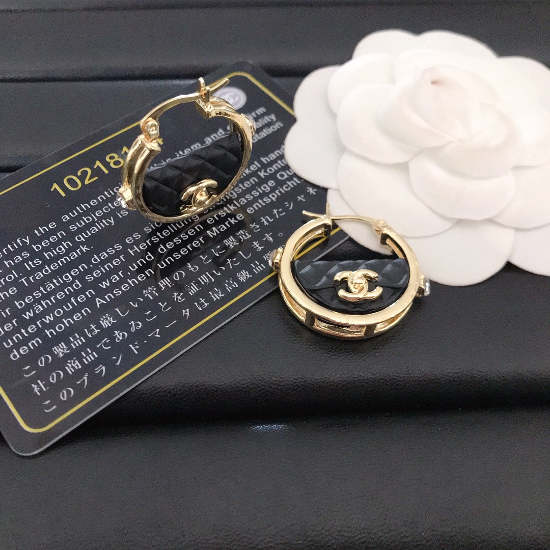 Chanel handbag earrings 111682