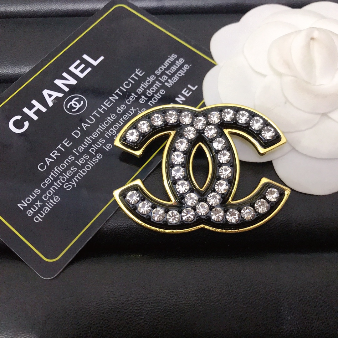 Chanel brooch cc 111681