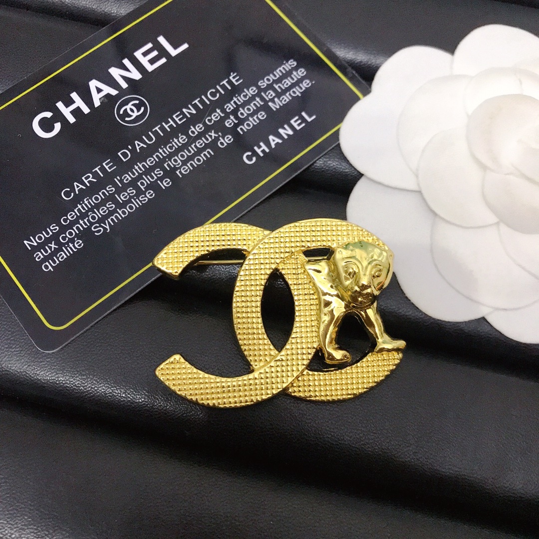 Chanel gold lion brooch cc 111678