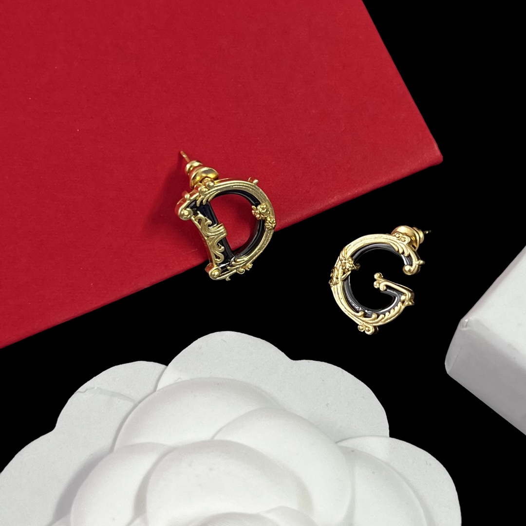 DG Dolce Gabbana earrings 111802