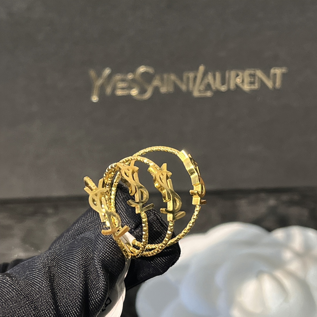 J096 YSL ring