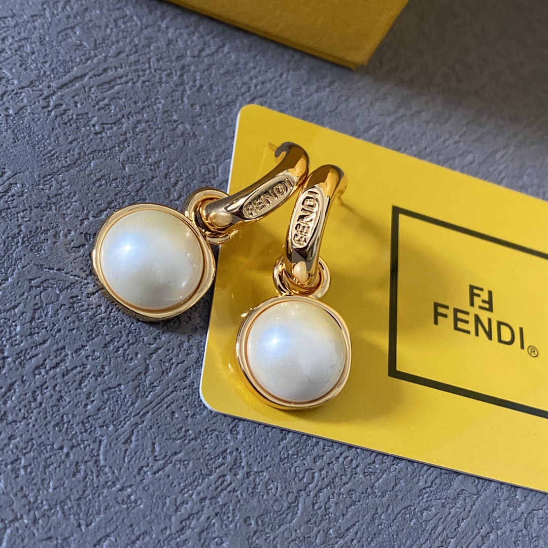 A533 FENDI earrings
