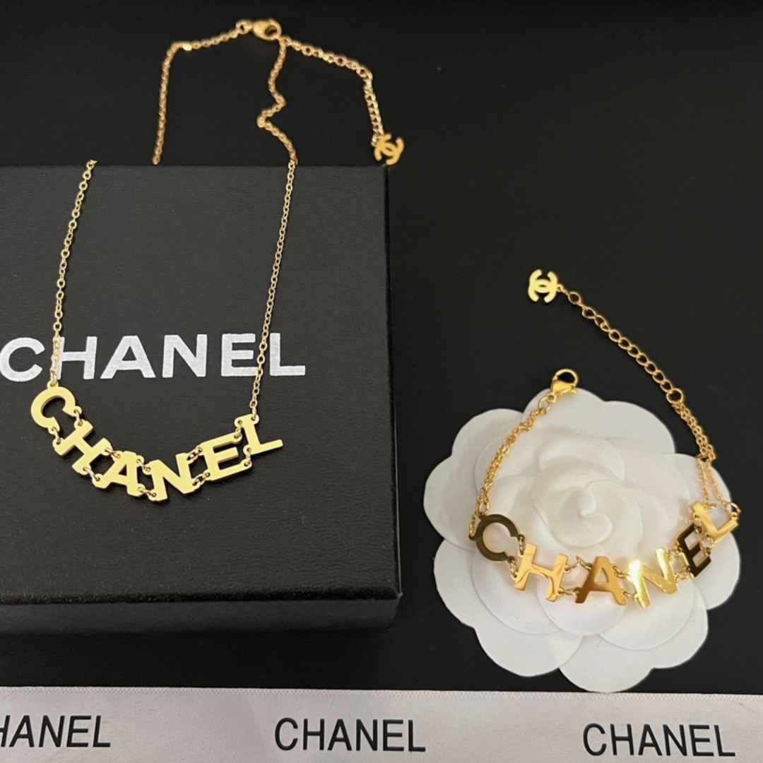 X512  Chanel alphabet necklace bracelet
