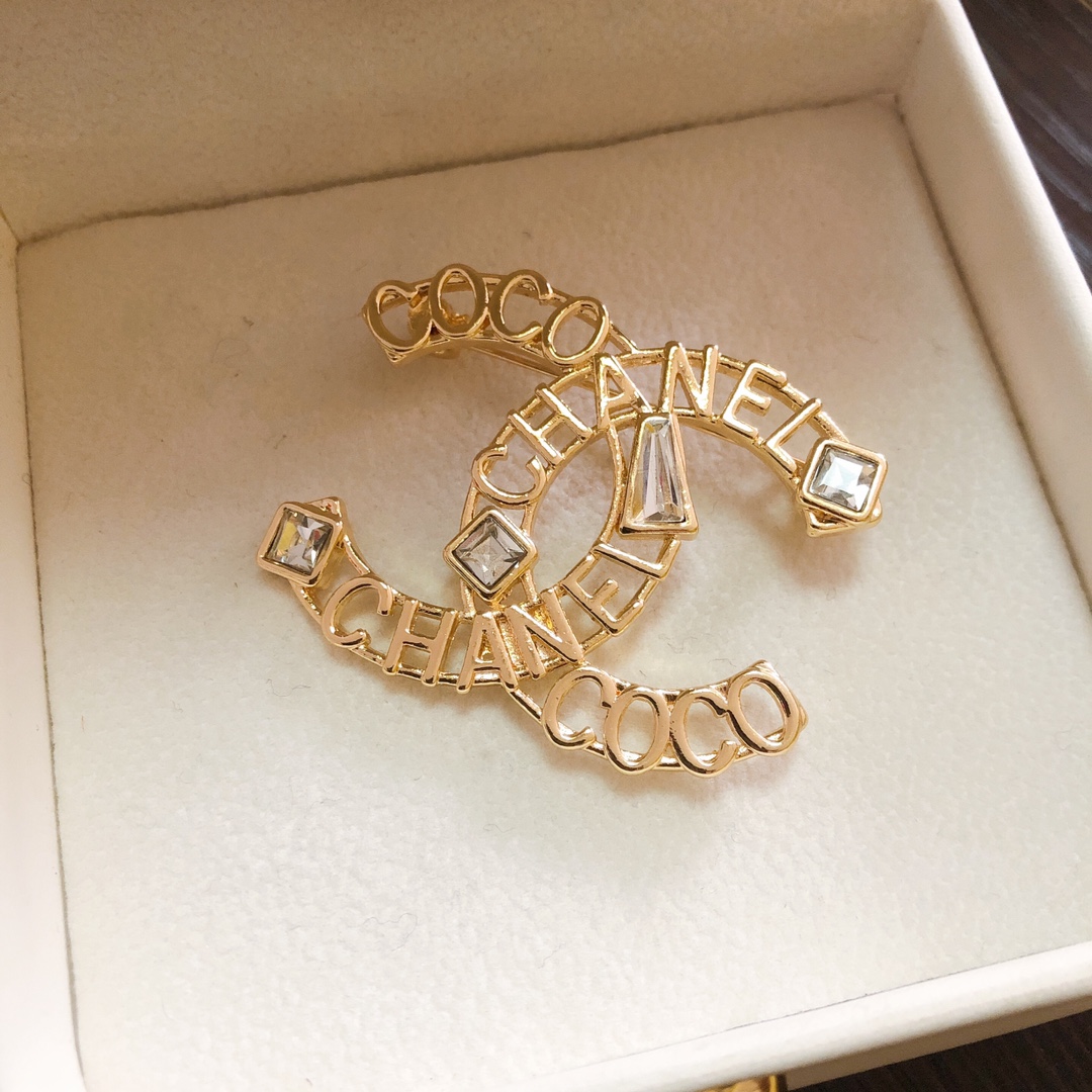 Chanel brooch 111910