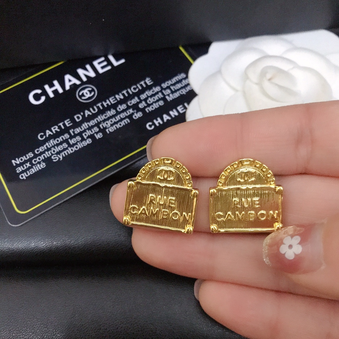 Chanel earrings 111932