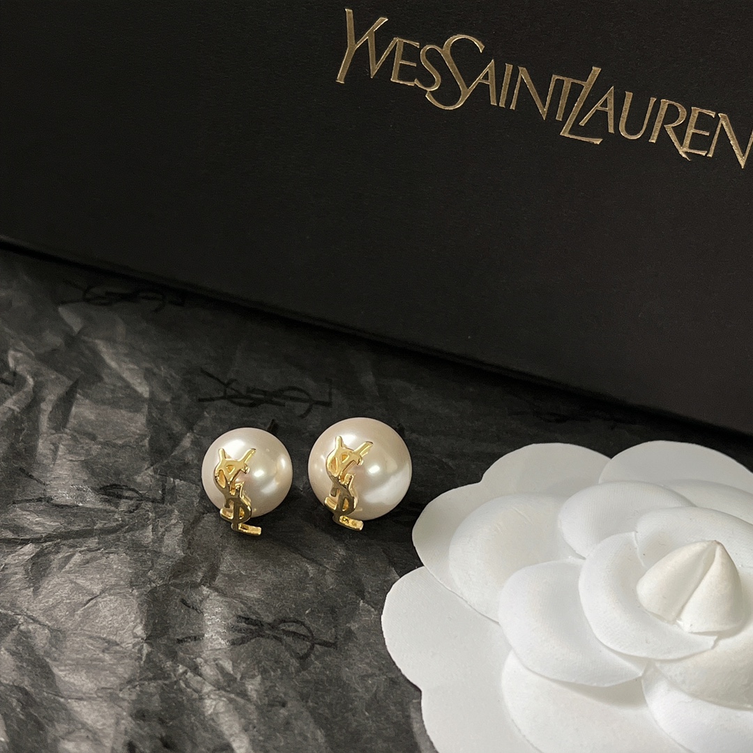 A913  YSL different sizes pearls earrings 111947