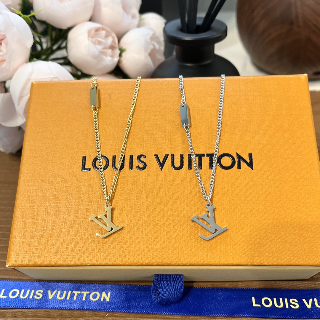 X518 LV Louis vuitton necklace 111945