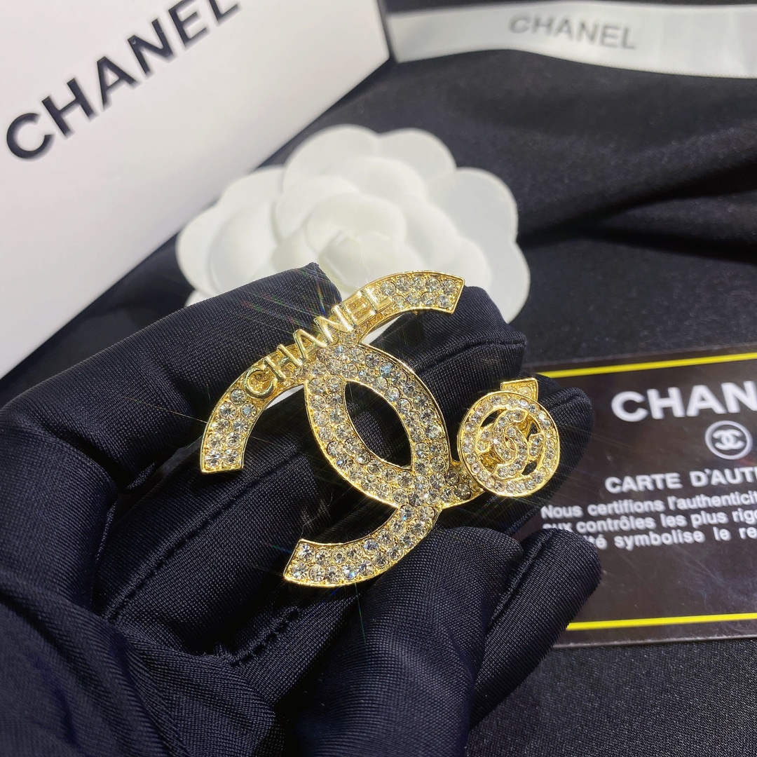 D032 Chanel brooch cc 111942