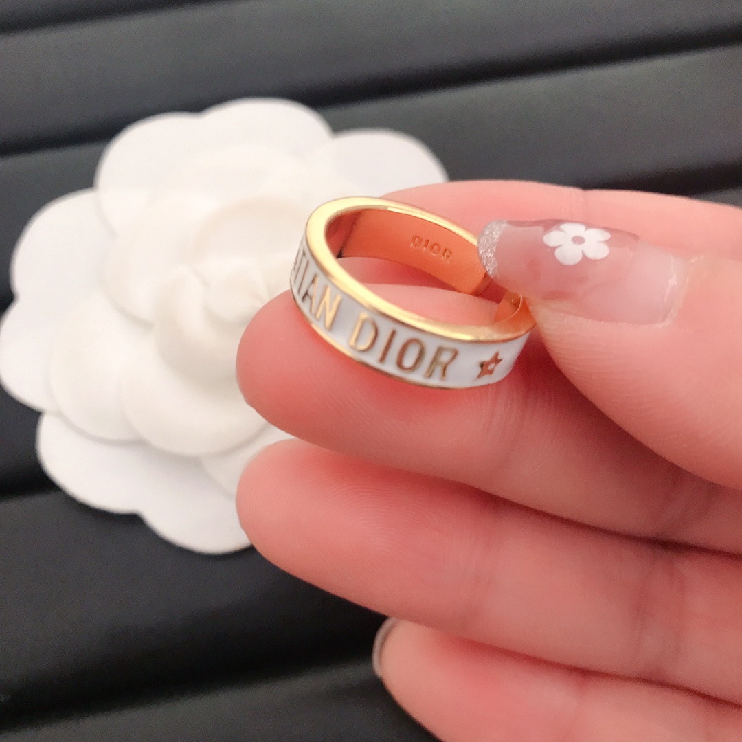 Dior white enamel ring 111974