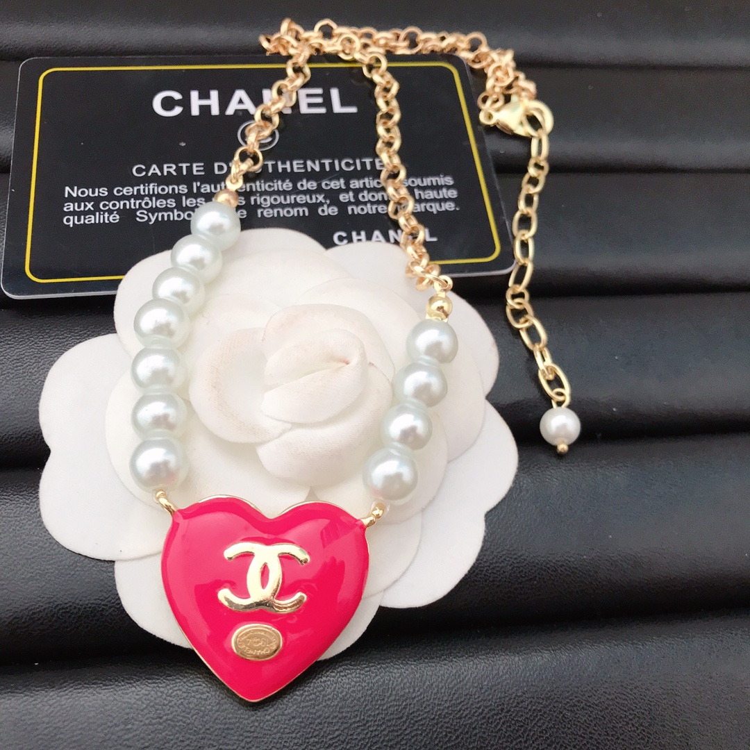 Chanel enamel heart necklace 111973