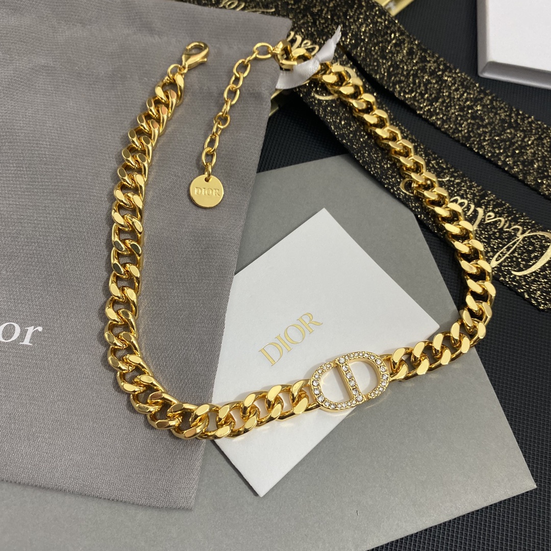 B345  Dior choker necklace
