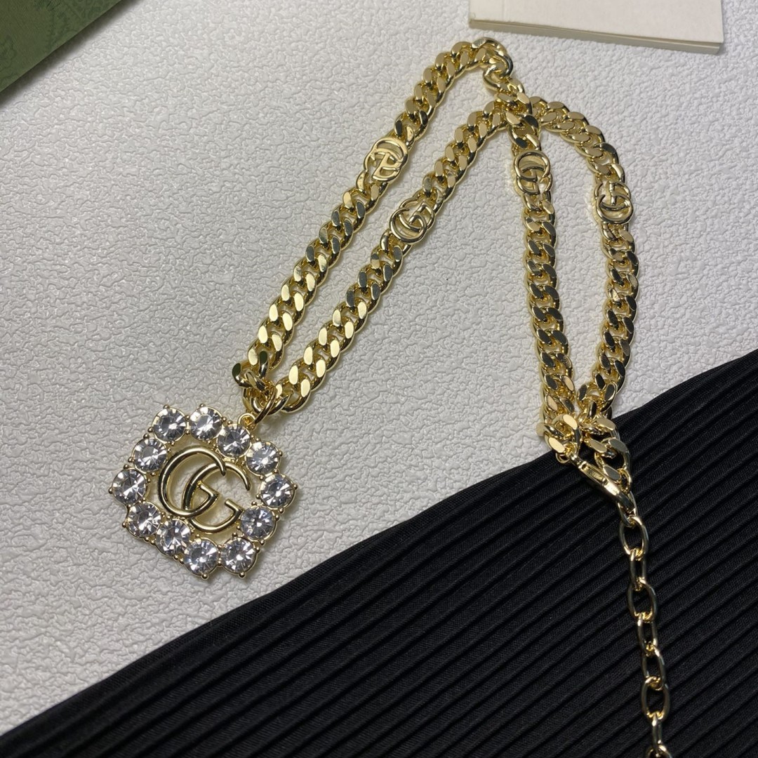 X528 Gucci necklace