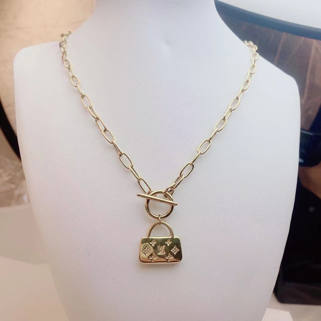 LV Louis vuitton necklace