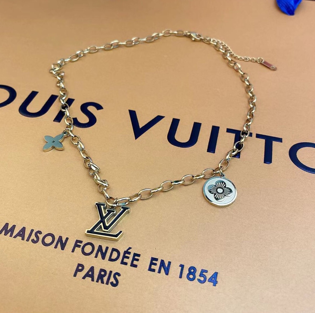 LV Louis vuitton necklace 112028