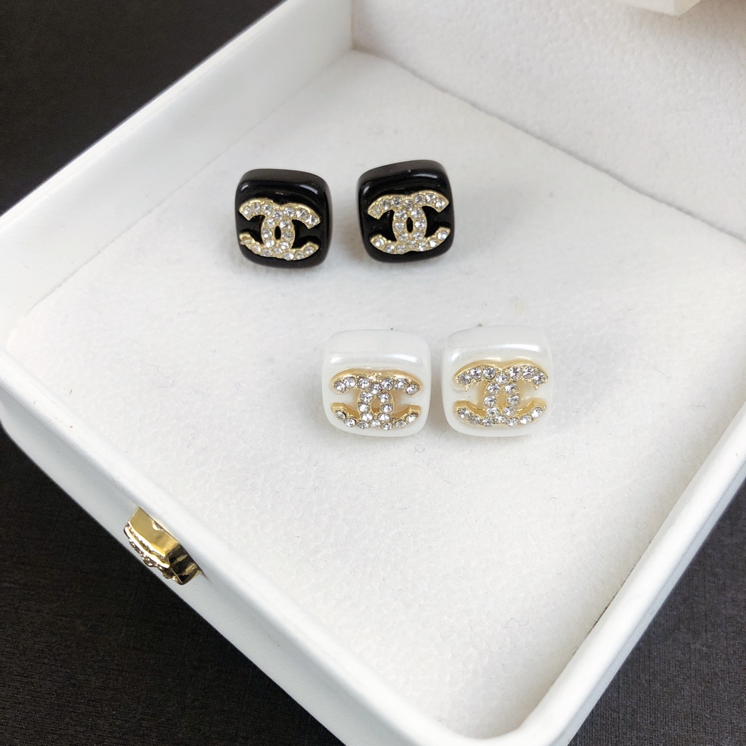 Chanel earrings 112011