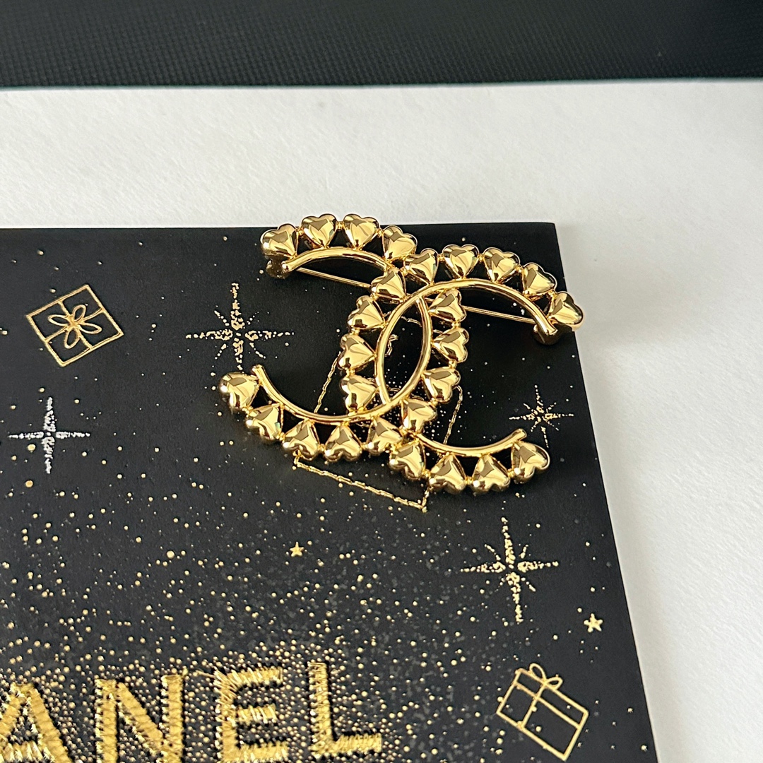 C276 Chanel brooch
