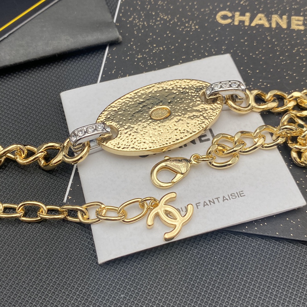 B012 Chanel choker necklace