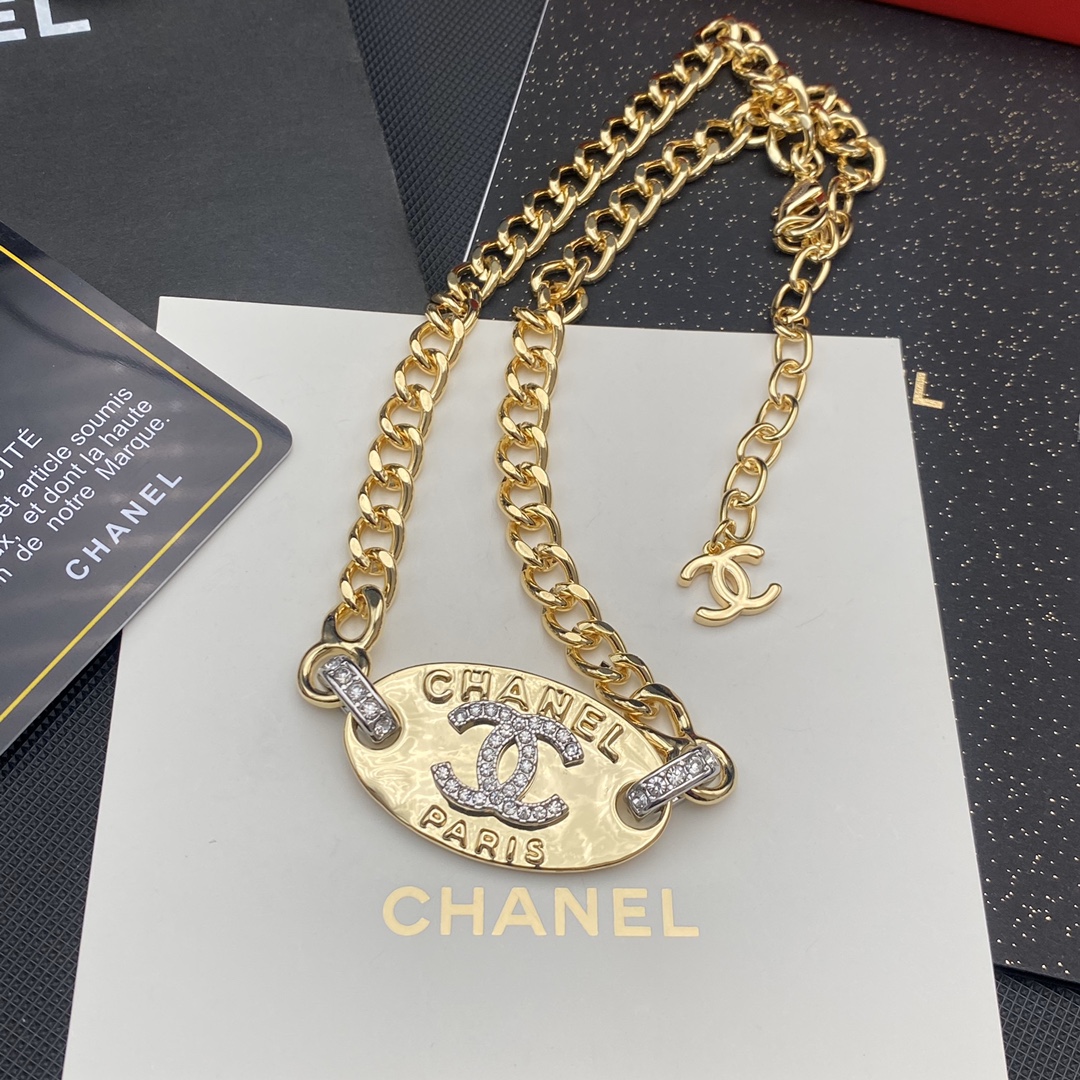 B012 Chanel choker necklace