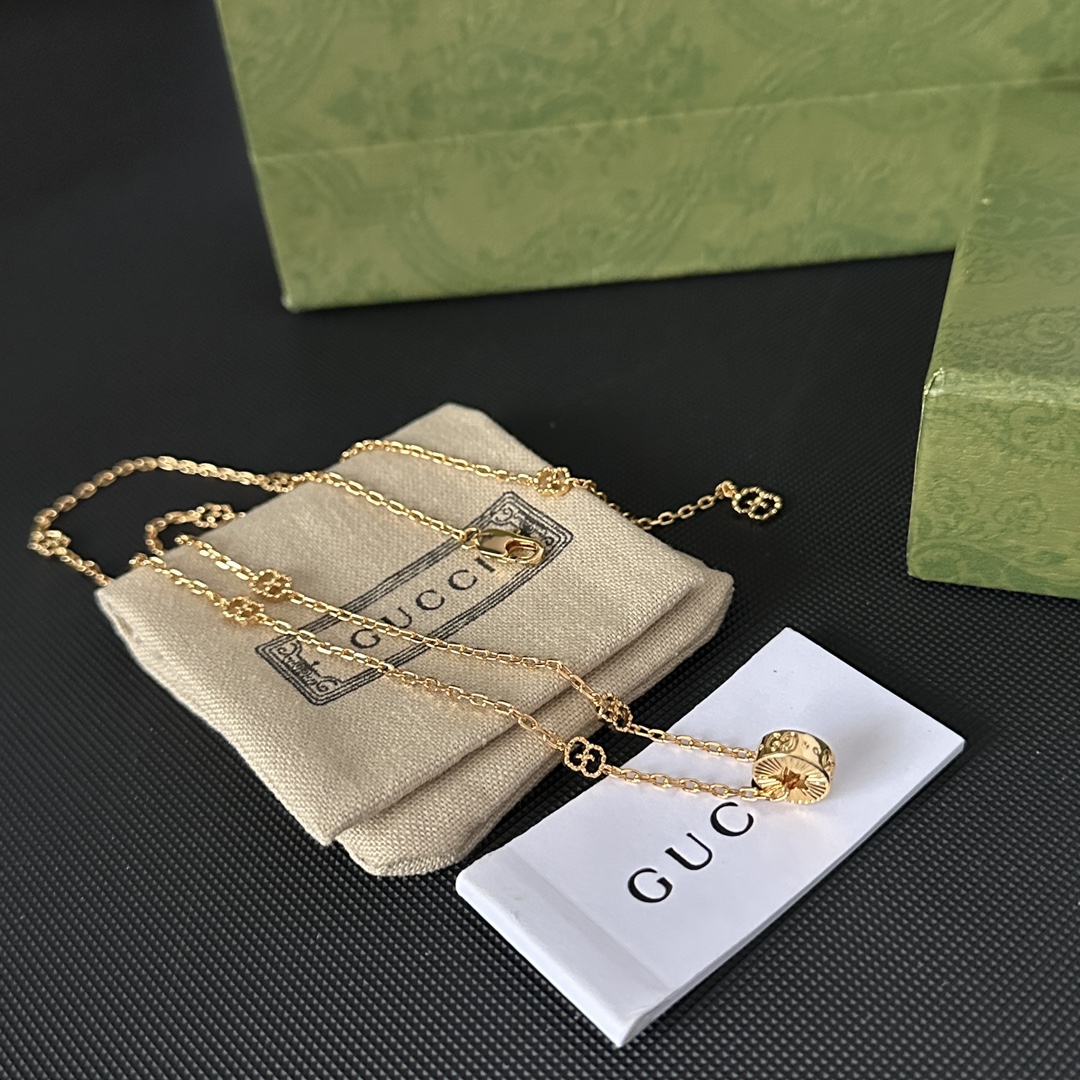 B610 Gucci necklace