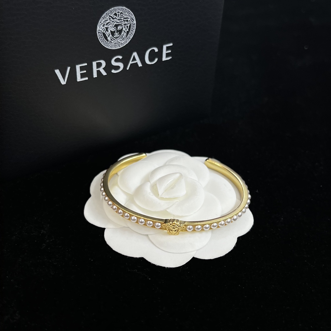 Versace pearls bracelet 112089