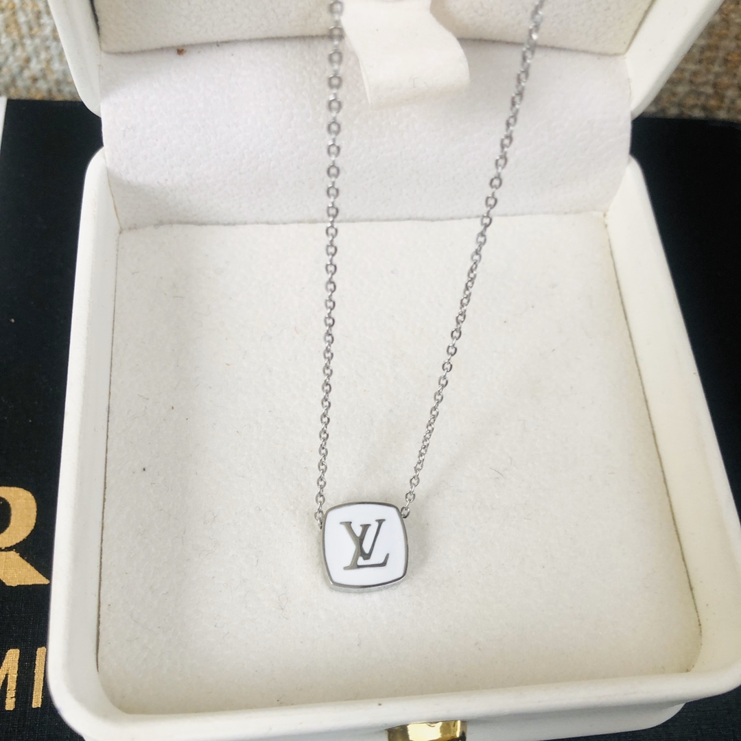 LV Louis vuitton necklace 112201