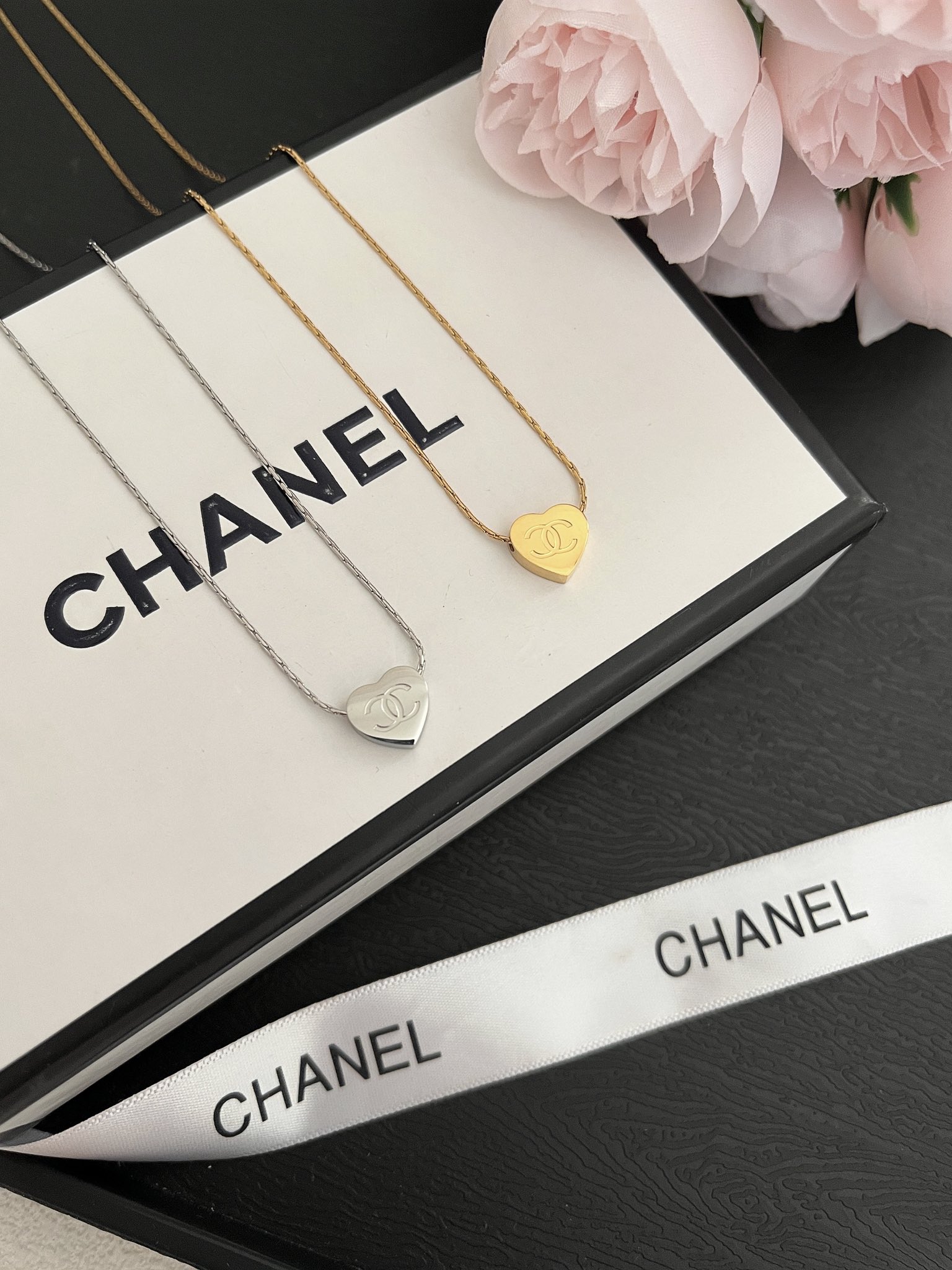 X532  Chanel necklace