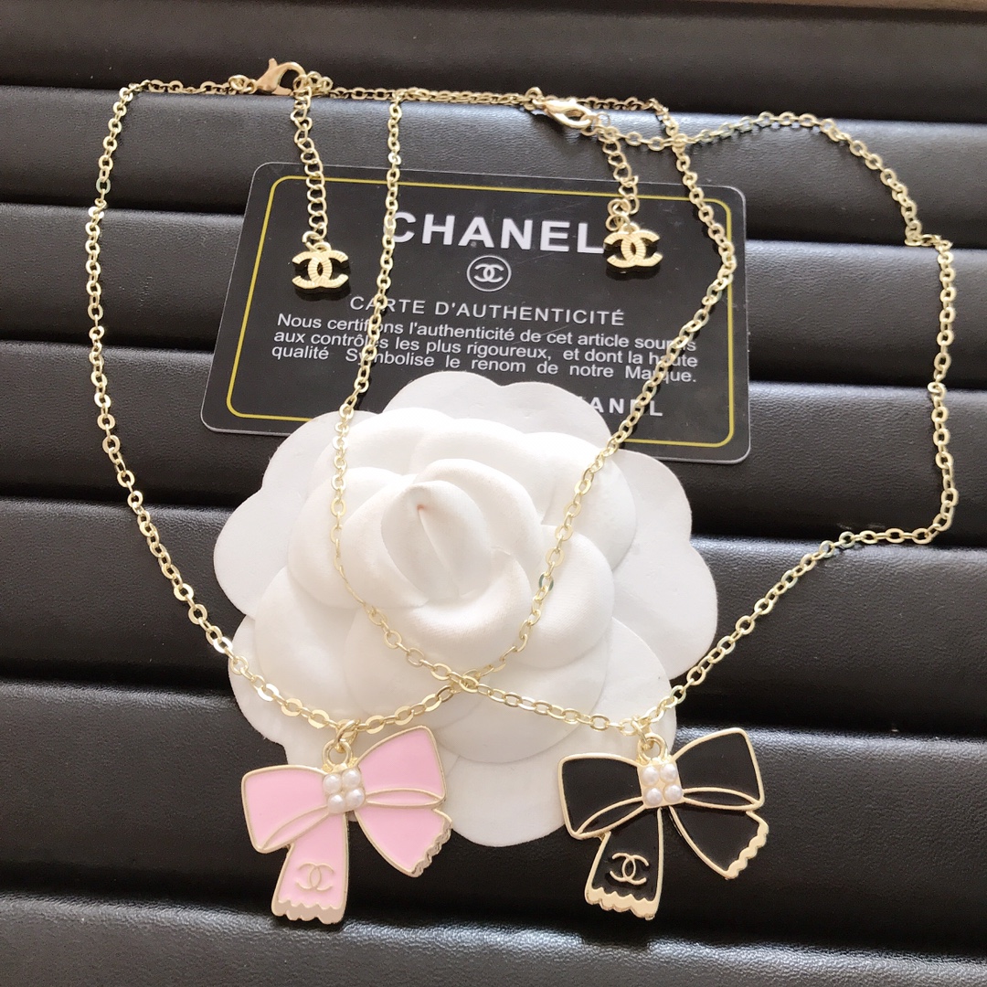 Chanel necklace 112205