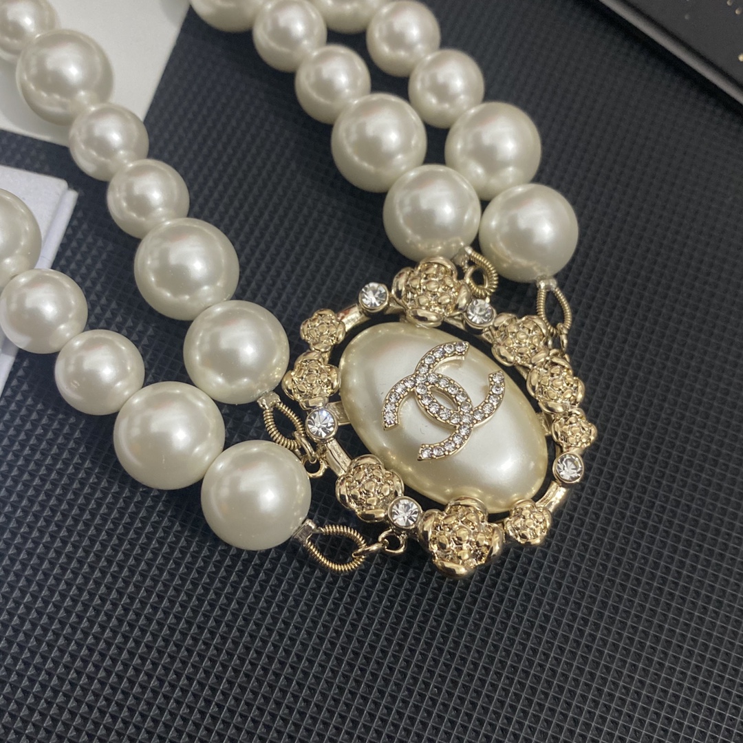 B431  Chanel pearls choker necklace