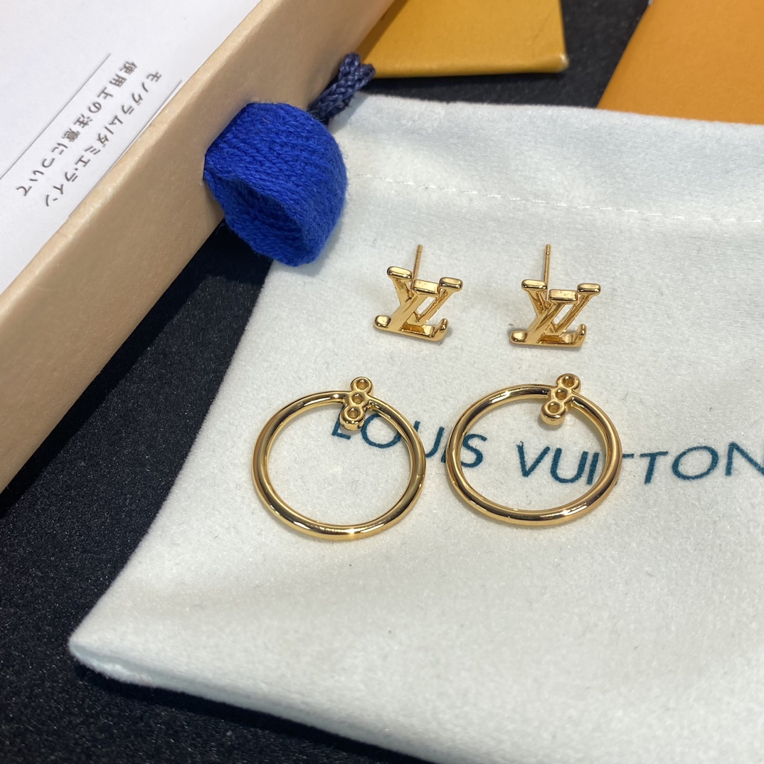 A1642  LV earrings