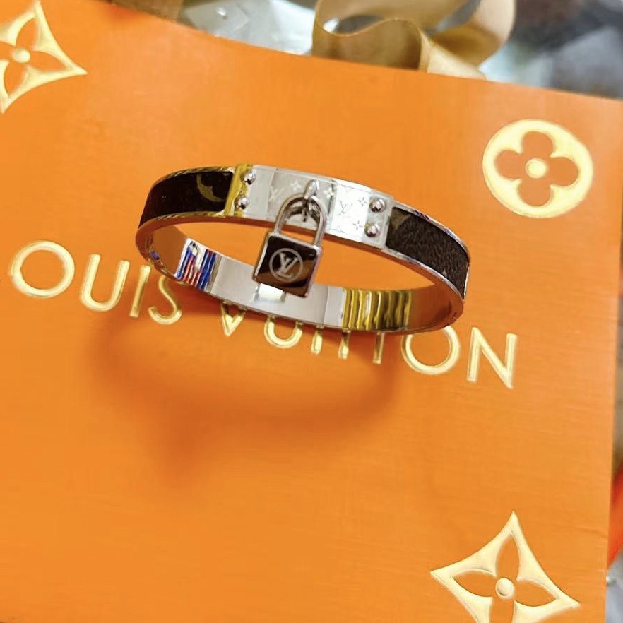 LV Louis vuitton bracelet 112213