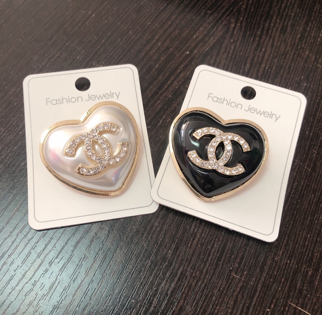 Chanel heart brooch 112210