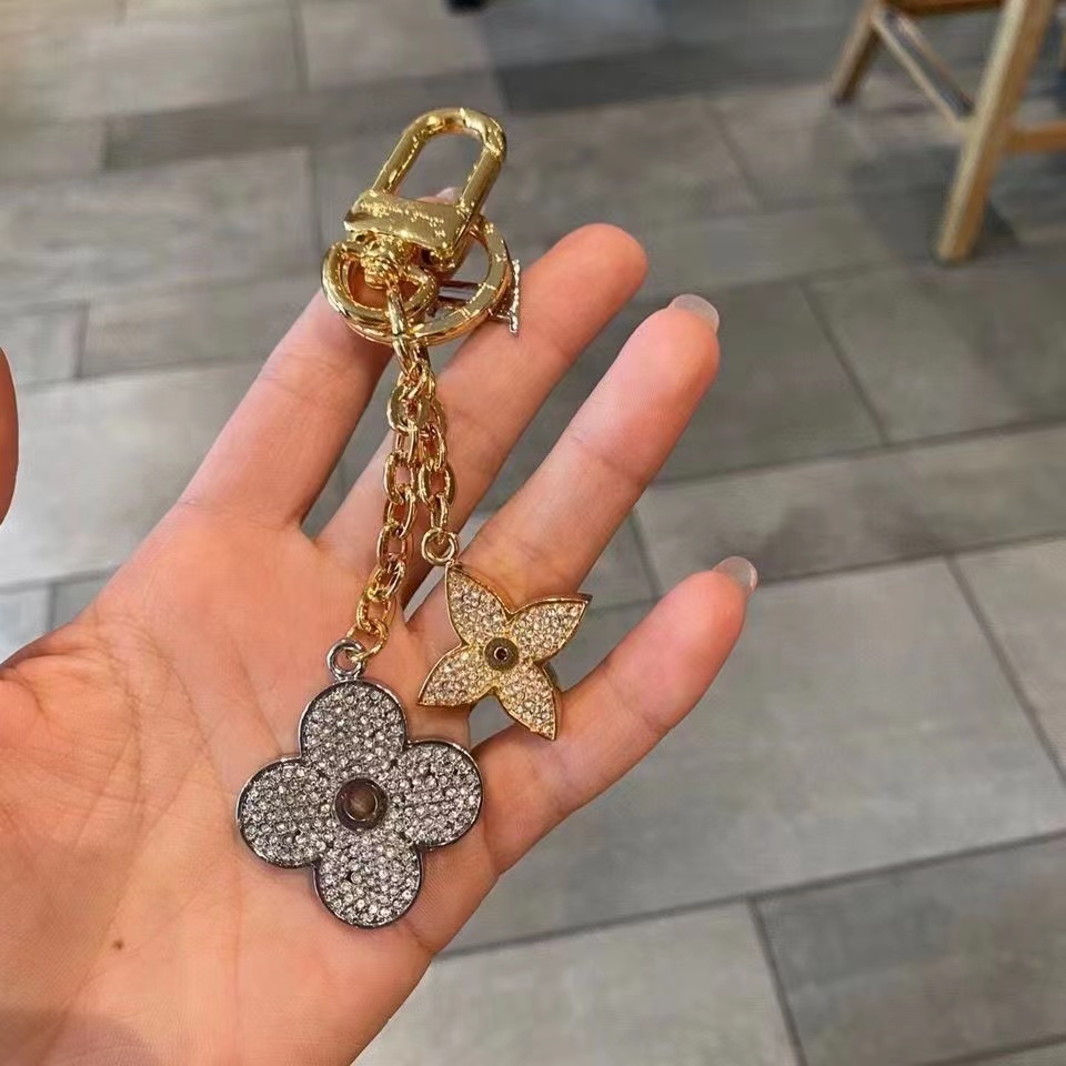 LV Louis vuitton crystal key chain 112253