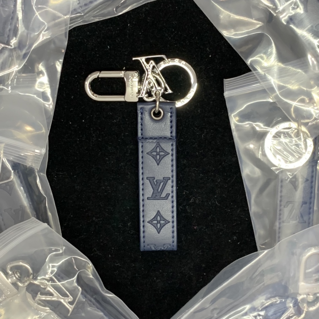 LV Louis vuitton key chain 112245