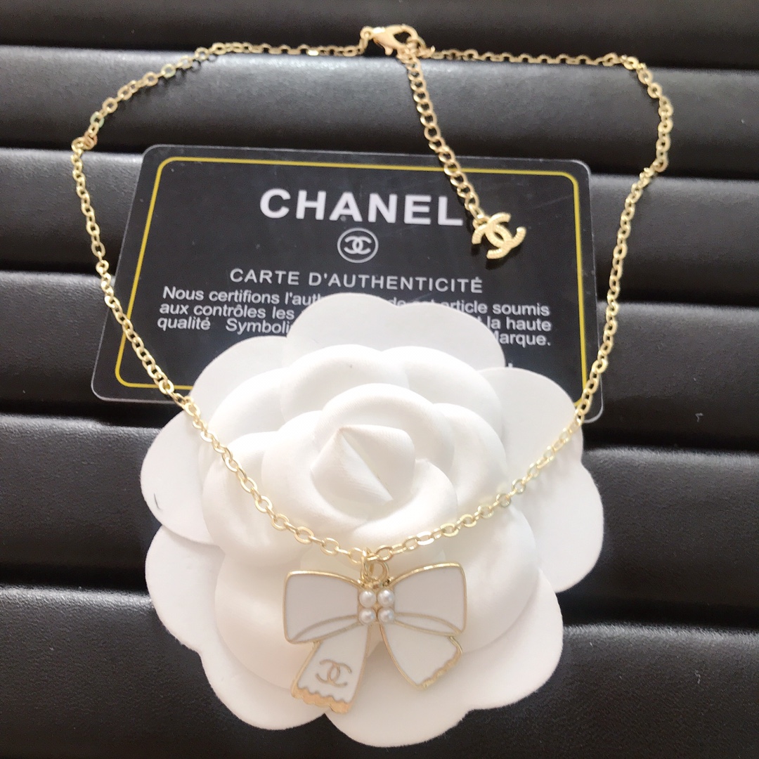 Chanel necklace 112205