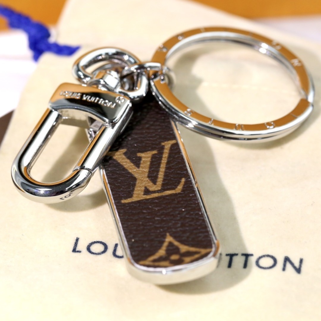 LV skateboard keychain(V12)