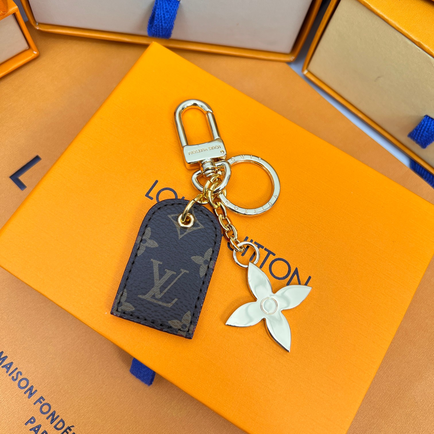 LV FOR YOU AND ME M00833 keychain