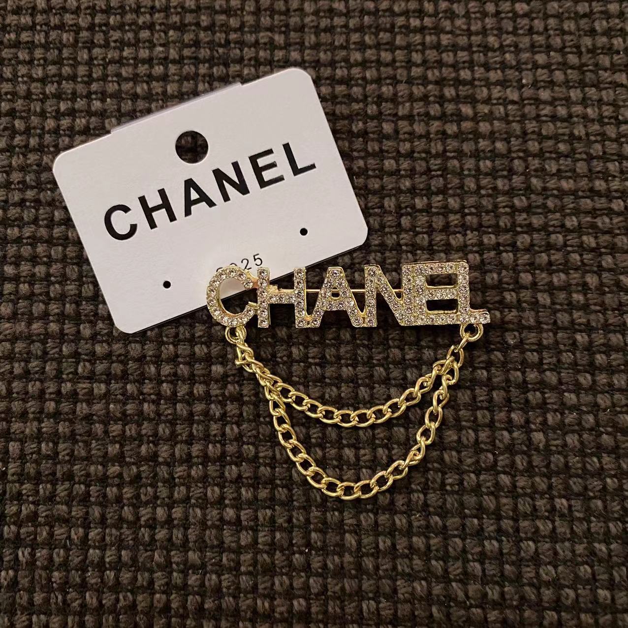 Big sale! Chanel brooch gold