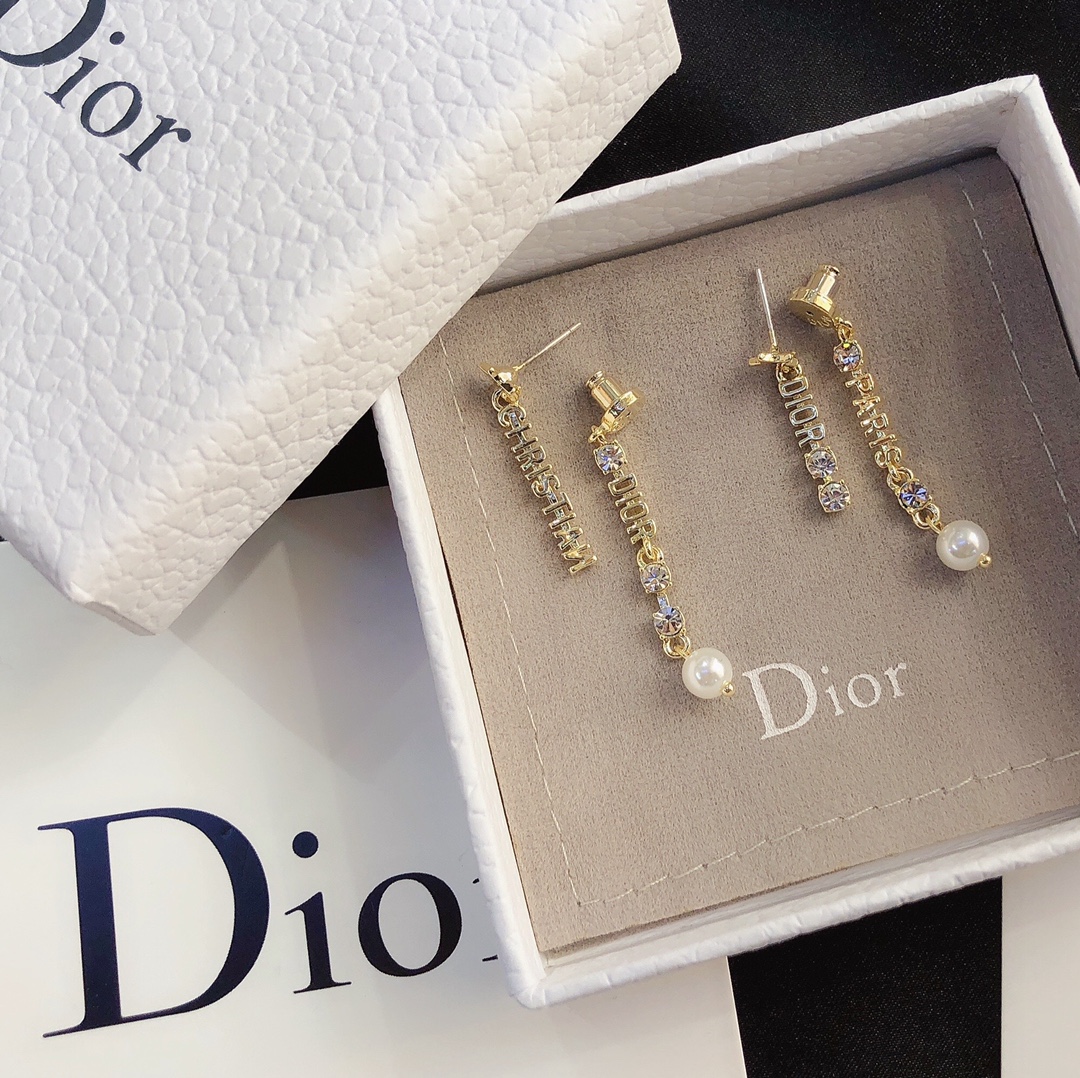 A439  Dior earrings