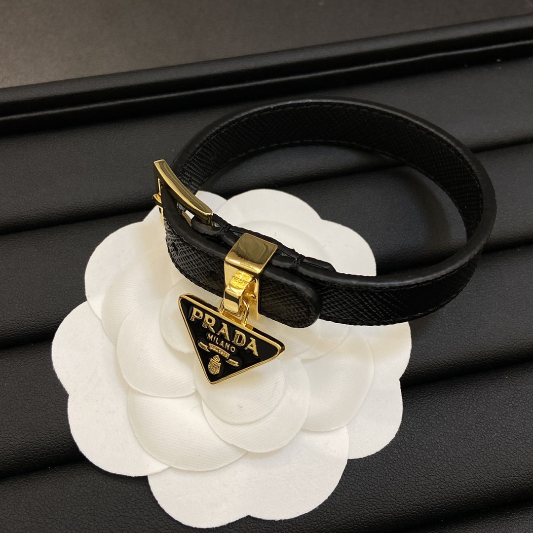 Prada leather bracelet 112391