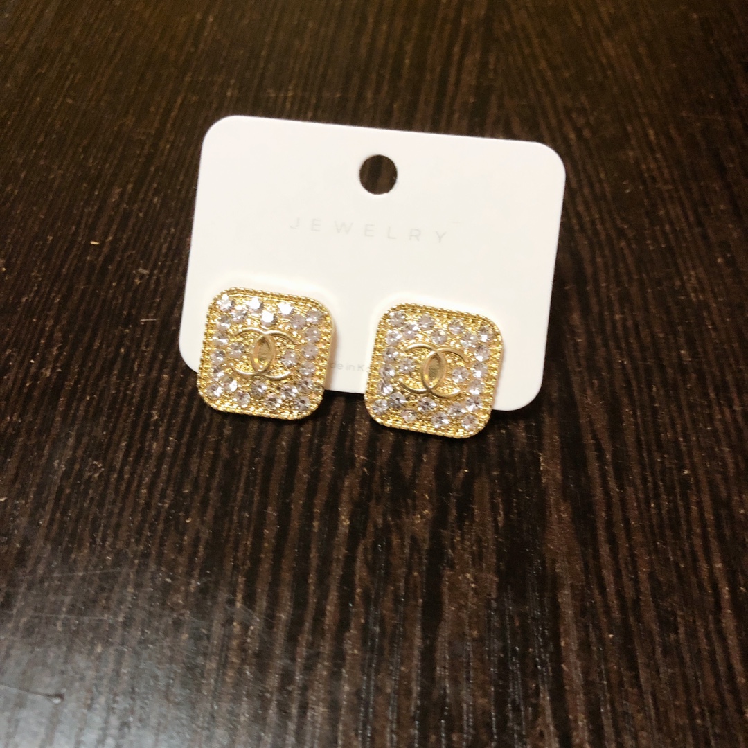 Chanel square earrings 112417
