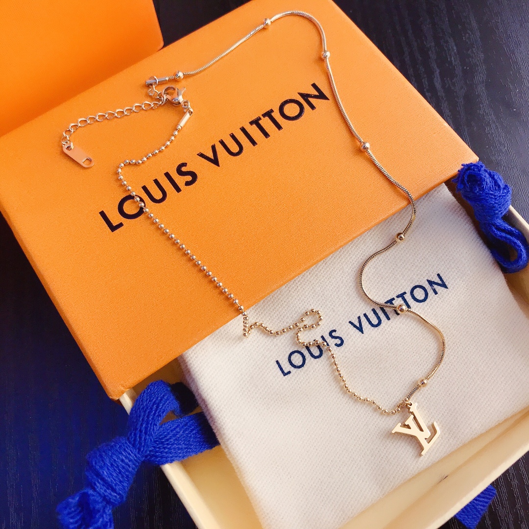 X043 LV necklace