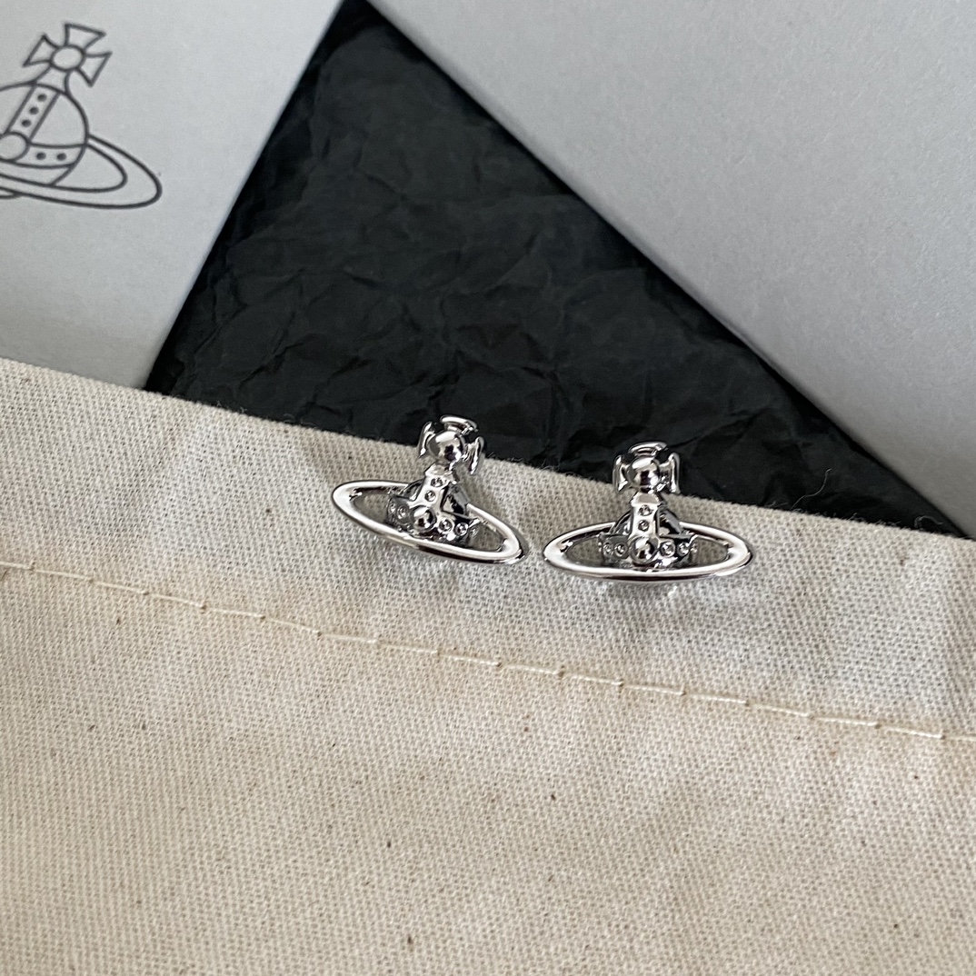 A1018  Vivienne Westwood earrings